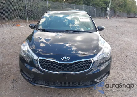 2015 Kia Forte Lx z USA, uszkodzony, nr VIN KNAFK4A68F5418622
